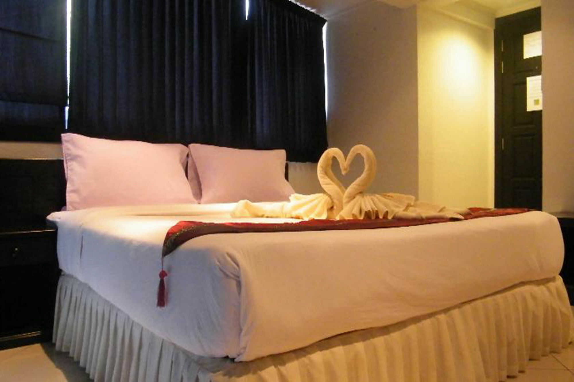 Oyo 835 Koh Chang Luxury Hotel Экстерьер фото